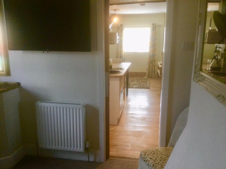ラドローHenwick House Beautiful Flat,Private Parking, Short Walk To Townアパートメント エクステリア 写真
